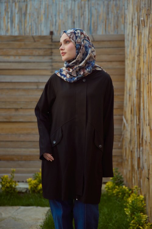 Uzun Düğmeli Kap Siyah