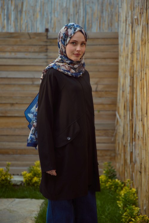 Uzun Düğmeli Kap Siyah