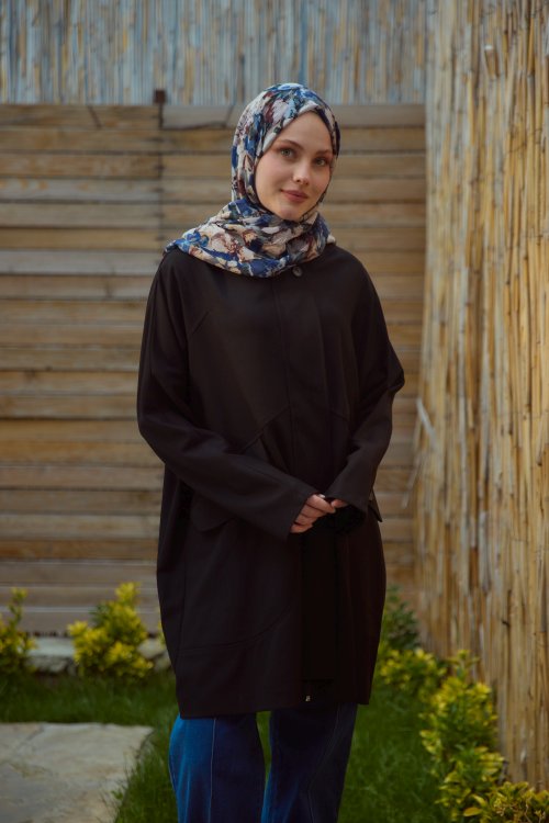 Uzun Düğmeli Kap Siyah